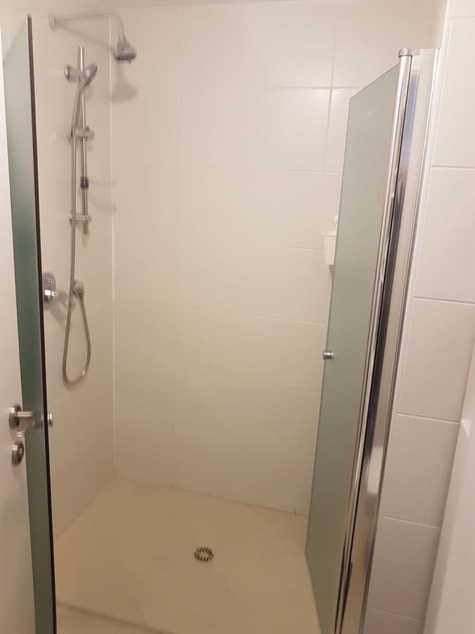 Private Bed/Bathroom In Нетания Экстерьер фото
