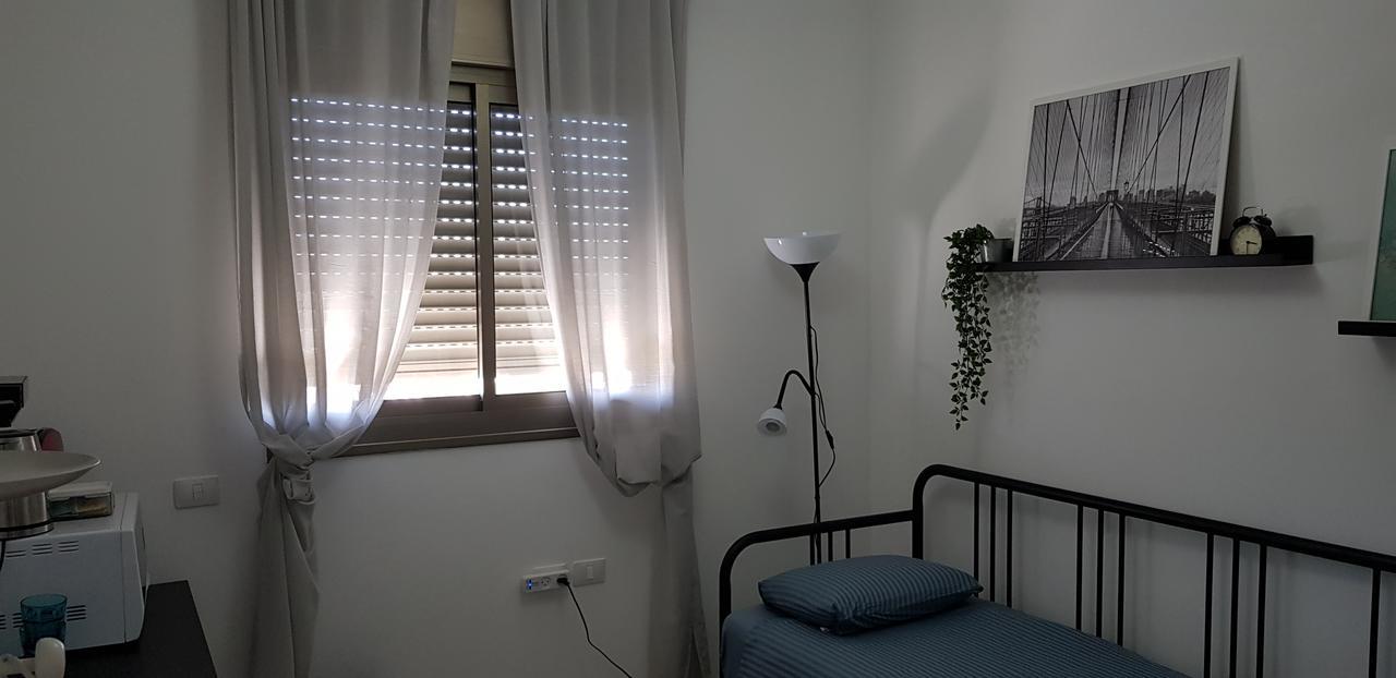 Private Bed/Bathroom In Нетания Экстерьер фото