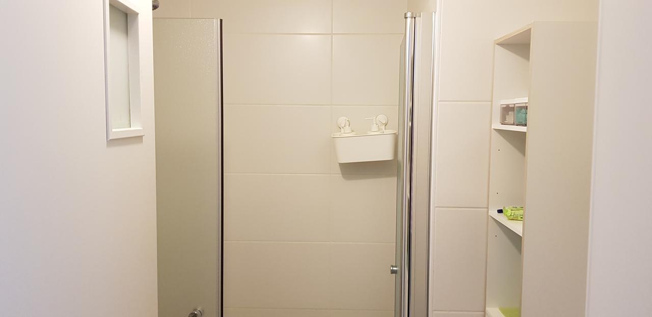 Private Bed/Bathroom In Нетания Экстерьер фото